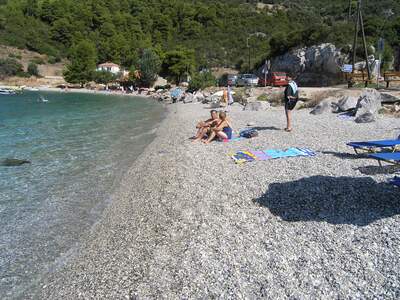 Řecko, Skopelos, Pláž Panormos, Pravá strana