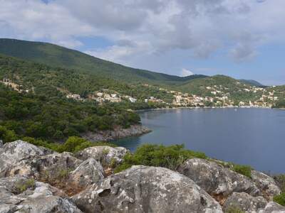 Řecko, Ithaka, Kioni- cesta k mlýnům