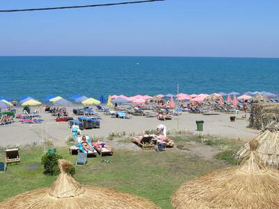 Pláž v letovisku Platanias