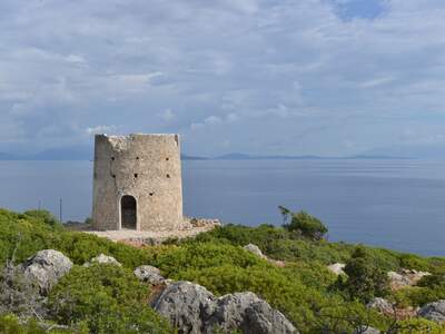 Řecko, Ithaka, Kioni- cesta k mlýnům