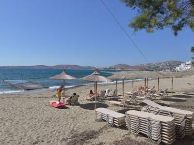 Řecko, Paros, Pláž v letovisku Parikia