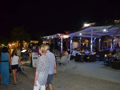 Řecko, Santorini, Letovisko Kamari