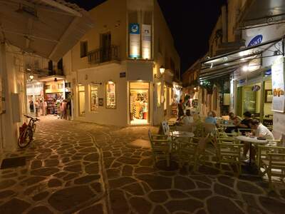 Řecko, Paros, Letovisko Parikia