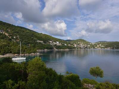 Řecko, Ithaka, Kioni- cesta k mlýnům