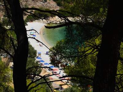 Pláž Lefkos Gialos