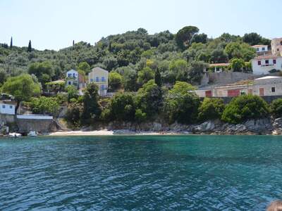 Řecko, Ithaka, Pláž Kioni, Pod schody