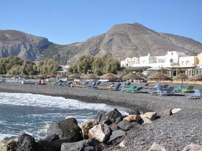 Řecko, Santorini, Pláž v letovisku Kamari
