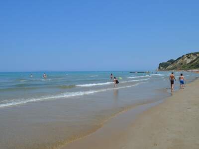 Řecko, Korfu, Pláž v letovisku Agios Stefanos