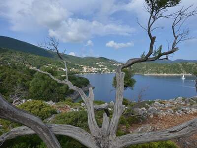 Řecko, Ithaka, Kioni- cesta k mlýnům