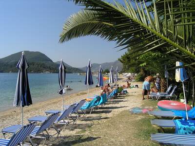 Pláž v letovisku Nidri