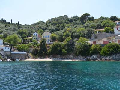 Řecko, Ithaka, Pláž Kioni, Pod schody