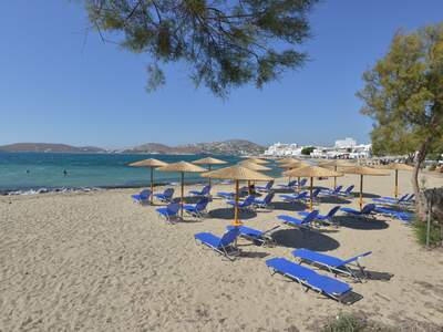 Řecko, Paros, Pláž v letovisku Parikia