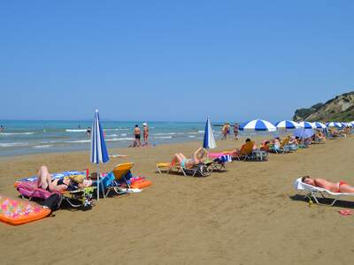 Řecko, Korfu, Pláž v letovisku Agios Stefanos