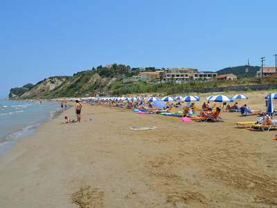 Řecko, Korfu, Pláž v letovisku Agios Stefanos