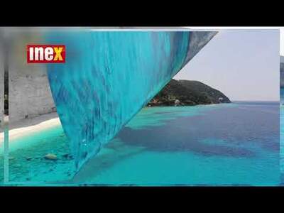 Agios Nikitas je půvabná vesnička, která se choulí v zeleni mezi útesy na západním pobřeží ostrova. Zde na Vás dýchne kouzlo ...