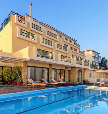 Hotel Cavos Bay