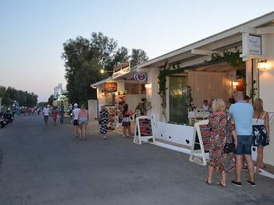 Řecko, Santorini, Letovisko Perissa