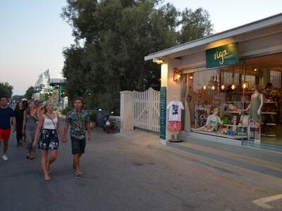 Řecko, Santorini, Letovisko Perissa