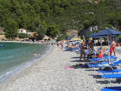 Řecko, Skopelos, Pláž Panormos, Pravá strana