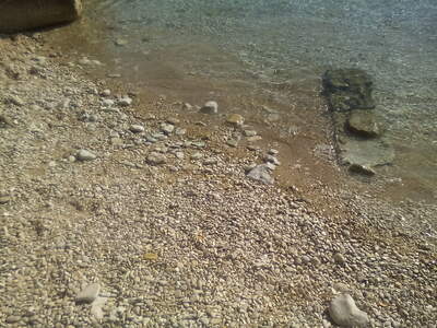 Řecko, Ithaka, Pláž Kioni, U schodů