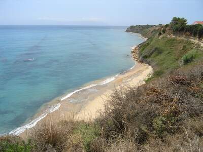Řecko, Kefalonie, Pláž v letovisku Skala, Napravo