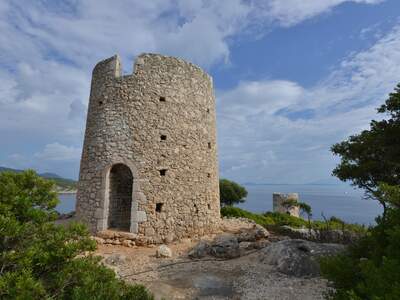 Řecko, Ithaka, Kioni- cesta k mlýnům