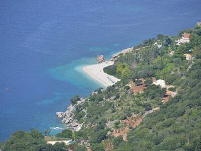 Pláž Aspros Gialos