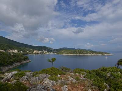 Řecko, Ithaka, Kioni- cesta k mlýnům