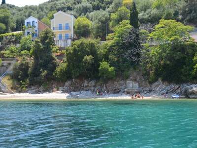 Řecko, Ithaka, Pláž Kioni, Pod schody