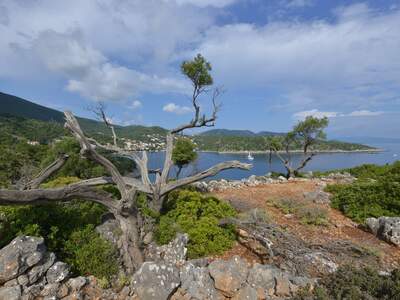 Řecko, Ithaka, Kioni- cesta k mlýnům