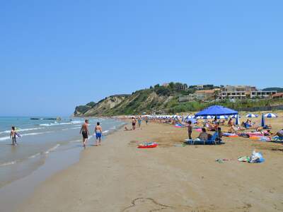 Řecko, Korfu, Pláž v letovisku Agios Stefanos