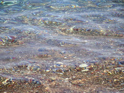 Kythira, Kamínky v moři na Lagada beach