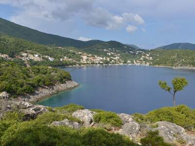 Řecko, Ithaka, Kioni- cesta k mlýnům