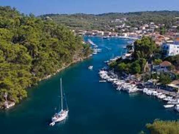 Výlet Ostrovy Paxos a Antipaxos, Jeskyně