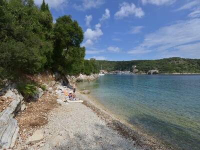 Řecko, Ithaka, Pláž Kioni, Pod schody