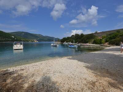 Řecko, Ithaka, Pláž Agios Nikolaos, U kostela