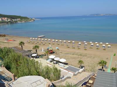 Řecko, Korfu, Pláž v letovisku Agios Stefanos