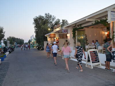 Řecko, Santorini, Letovisko Perissa