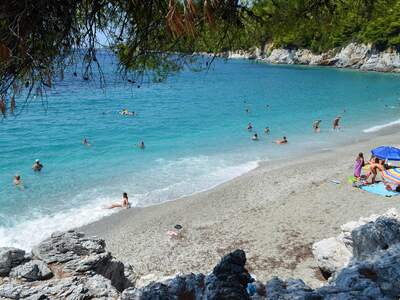 Řecko, Skopelos, Pláž Kastani, po Mammamia