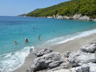 Řecko, Skopelos, Pláž Kastani, po Mammamia