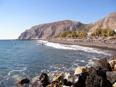 Řecko, Santorini, Pláž v letovisku Kamari