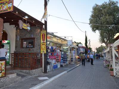 Řecko, Santorini, Letovisko Kamari