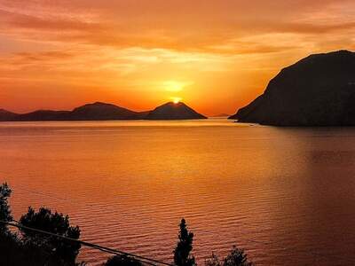 Východ slunce-penzion Kavouris-Skopelos.