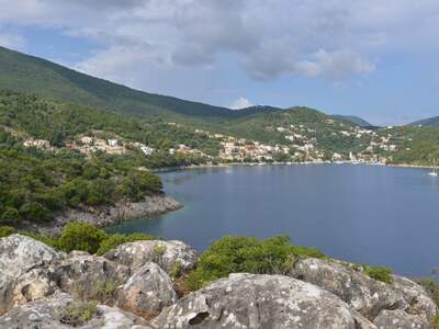 Řecko, Ithaka, Kioni- cesta k mlýnům