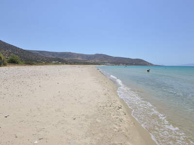 Řecko, Naxos, Pláž v letovisku Apollonas