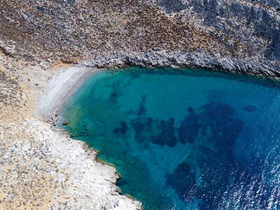 Pláž Mikres Vatses