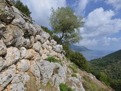 Řecko, Ithaka, Vykopávky Alakomenes