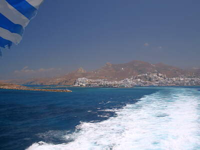 Naxos ,přístav. Takto zase odjedete. Smutná chvilka .