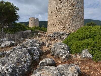 Řecko, Ithaka, Kioni- cesta k mlýnům