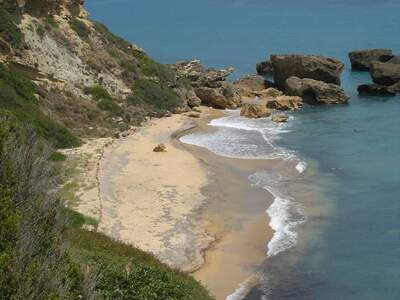 Řecko, Kefalonie, Pláž v letovisku Skala, Napravo